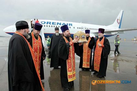 В Челябинск доставили ковчег с частицей мощей святителя Спиридона, Тримифунтского чудотворца