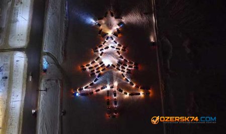В Челябинске зажглась новогодняя елка из 90 автомобилей