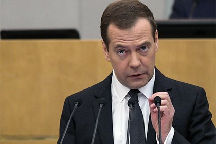 Медведев отказался отвечать на обвинения «политического проходимца» Навального
