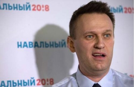 Навальный согласился на дебаты со Стрелковым
