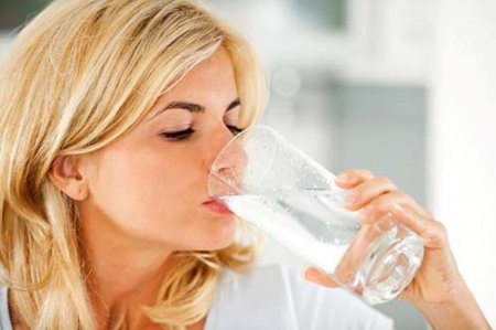 Кардиолог говорит, что вы 100% пьете воду не в то время!