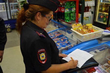 В Озерске в ходе операции «Район» сотрудники полиции изъяли 158 бутылок контрафактного алкоголя