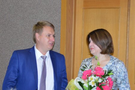 Евгений Щербаков поздравил озерского педагога c победой