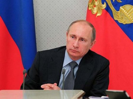 Путин вновь отказался говорить об участии в выборах