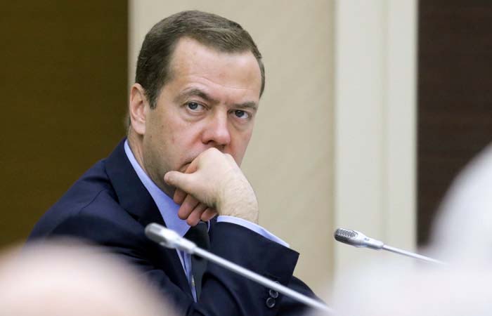 Рейтинг одобрения Медведева упал ниже 40%