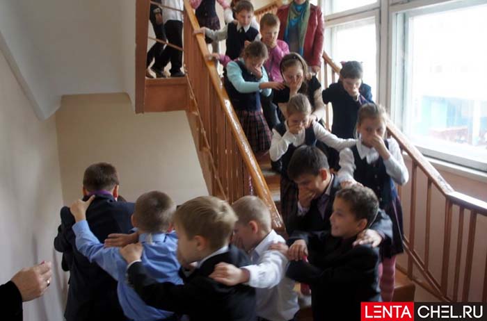 Родитель угрожает взорвать школу в Магнитогорске