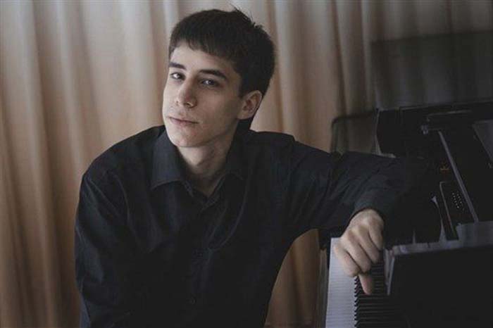 Молодой пианист выступит в Кыштымской школе искусств