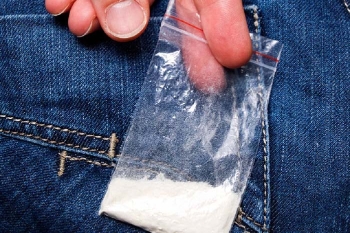 Сотрудники копейской полиции изъяли у жительницы Озерска более 10 граммов синтетического наркотика