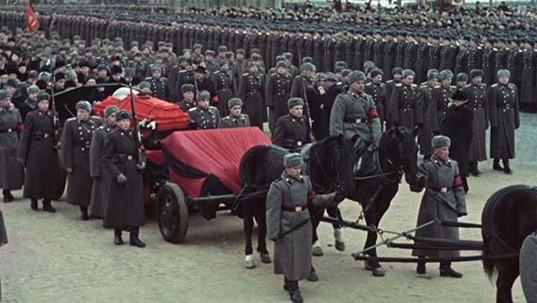 Минкульт разрешил показывать в России фильм о похоронах Сталина