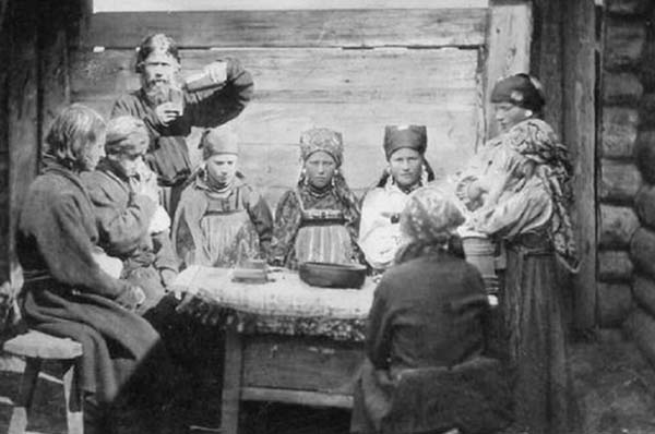 Зачем на Руси сыпали соль на темя младенцам и угощали ей гостей