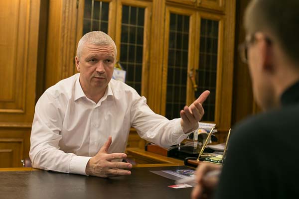 Депутат Похлебаев недоступен