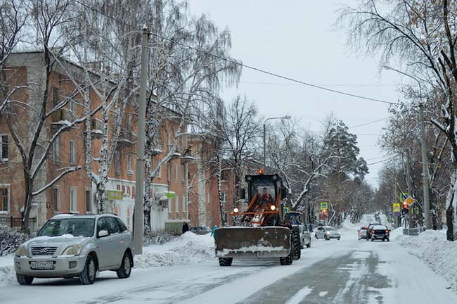 Дорожные службы переходят на усиленный режим в связи со снегопадом