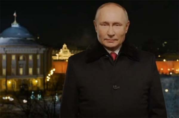 Песков отрицает, что Путин записывал новогоднее обращение в бронежилете