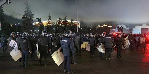 В ходе незаконных митингов в Казахстане задержано свыше двух сотен человек