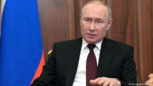 Путин приказал привести в особый режим службы силы сдерживания