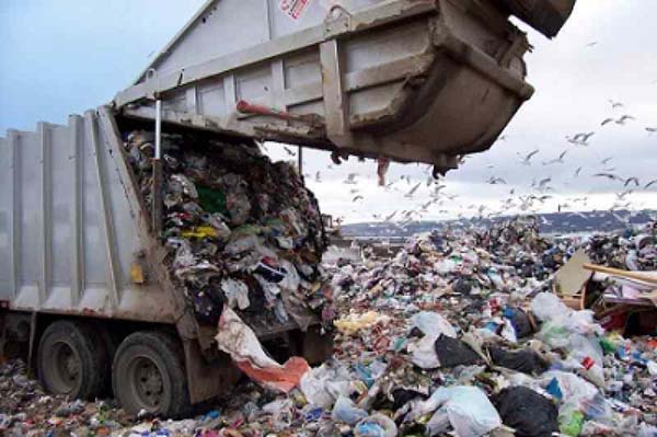 В Озерске перевозчика мусора обвинили в мошенничестве почти на 2,5 млн рублей