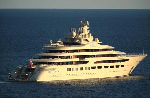 Немецкие власти конфисковали яхту Усманова стоимостью около 600 млн долларов