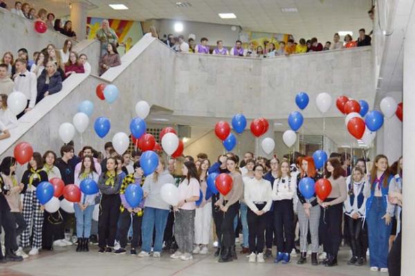 Молодёжь Озерска приняла участие во флешмобе «Я гражданин»