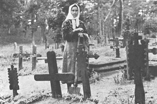 В каких случая в России на одной могиле ставили два креста