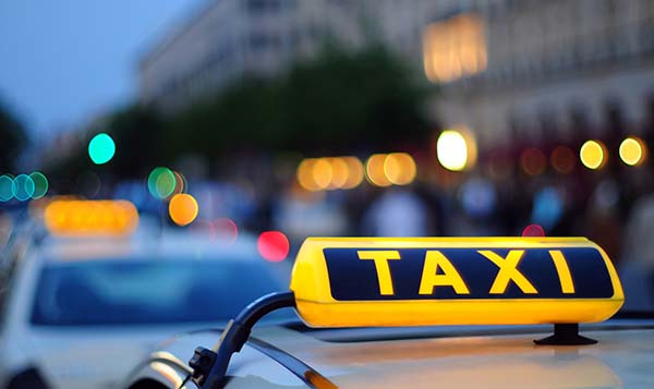 Судимым за убийство и изнасилование запретили работать в такси и общественном транспорте