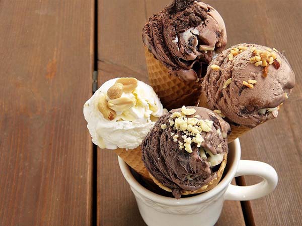 Диетолог подсказала способ отличить вредное мороженое от полезного