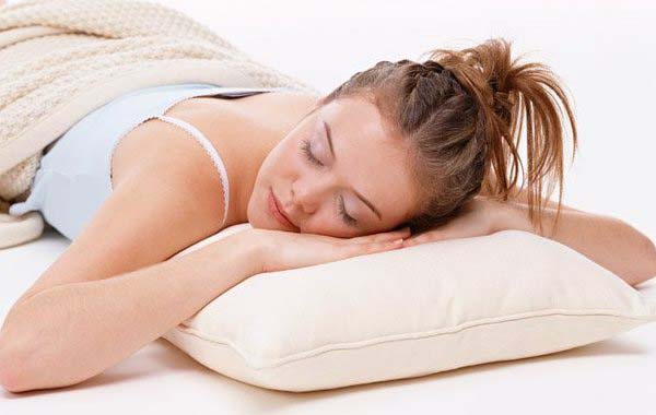 В какой позе полезнее всего спать