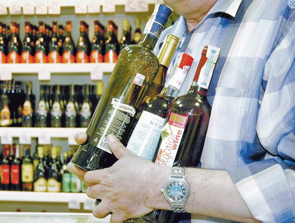 Запасы импортных алкогольных напитков в РФ подходят к концу