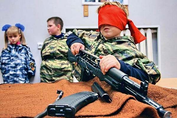 В Госдуме предложили вернуть начальную военную подготовку в школы