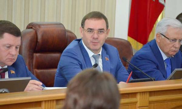 Председатель заксобрания Челябинской области лично отчитался о работе перед жителями Озерска