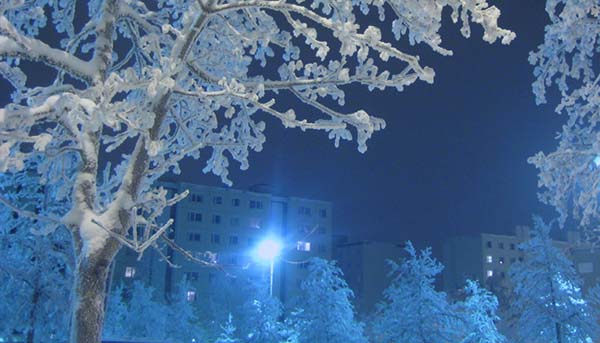 Небольшой снег и морозная новогодняя ночь ожидает южноуральцев в выходные