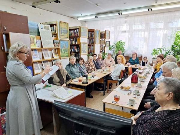 В библиотеке семейного чтения прошел вечер памяти художника и поэта Юрия Сметанина