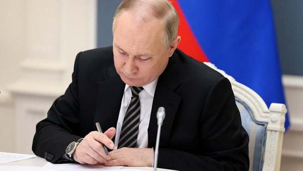 Путин подписал указ на случай военного положения