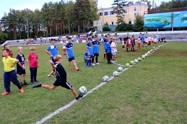 В Озерске состоялся спортивно-музыкальный праздник «Стремимся побеждать»